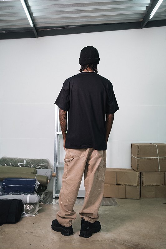 Camiseta Oversized Escavadeira Preta