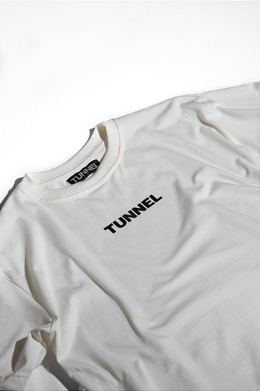 Camiseta Oversized Institucional Off White