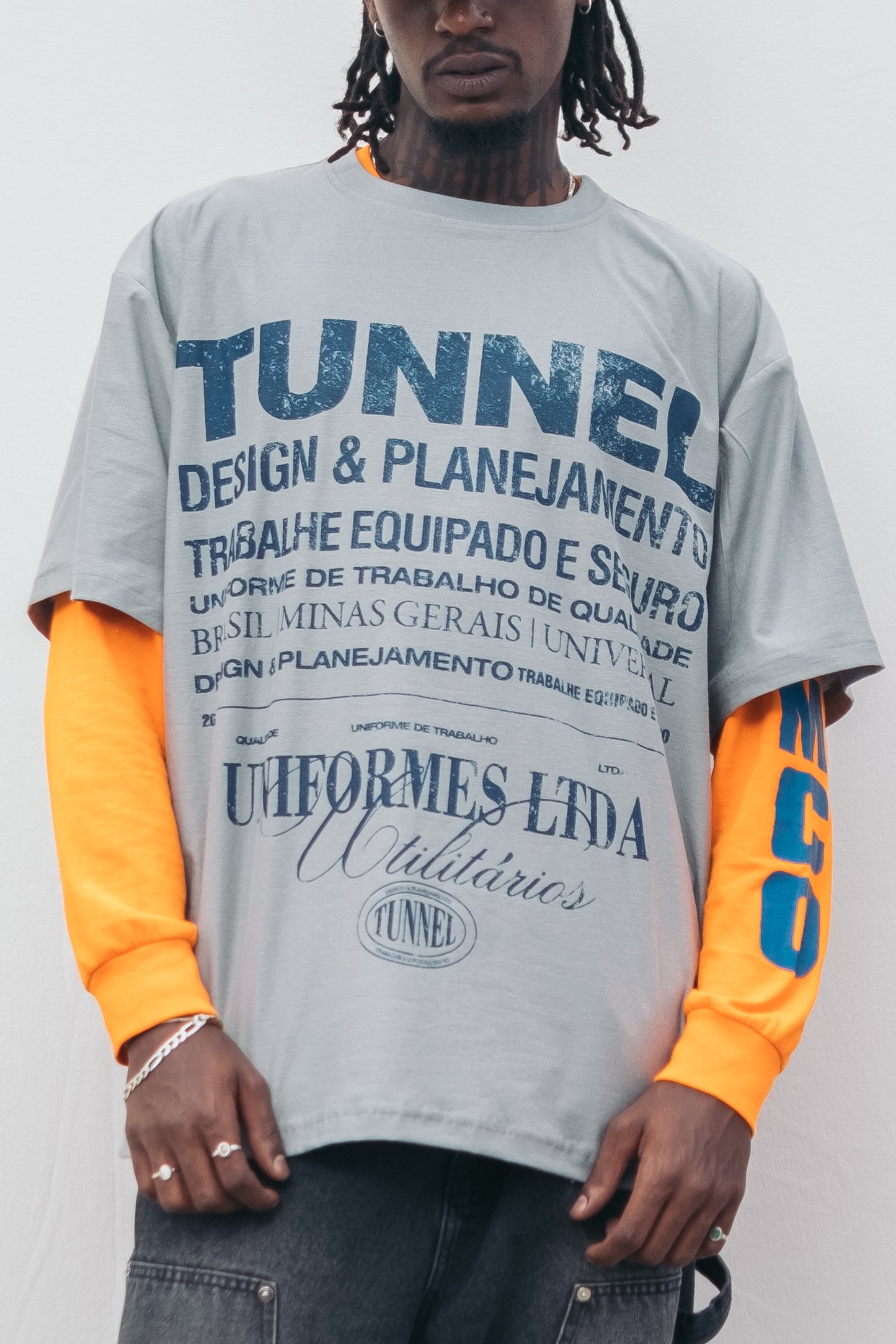 T-shirt Oversized Institucional Cinza