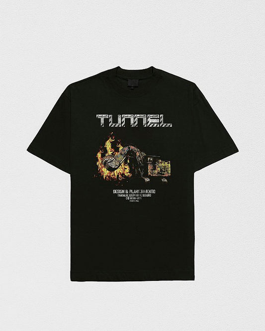 Camiseta Oversized Escavadeira Preta
