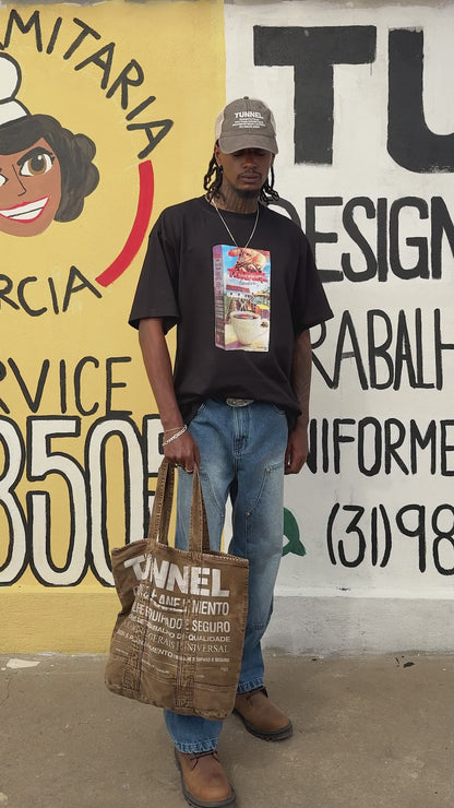 T-shirt Oversized Café Tunnel Preta